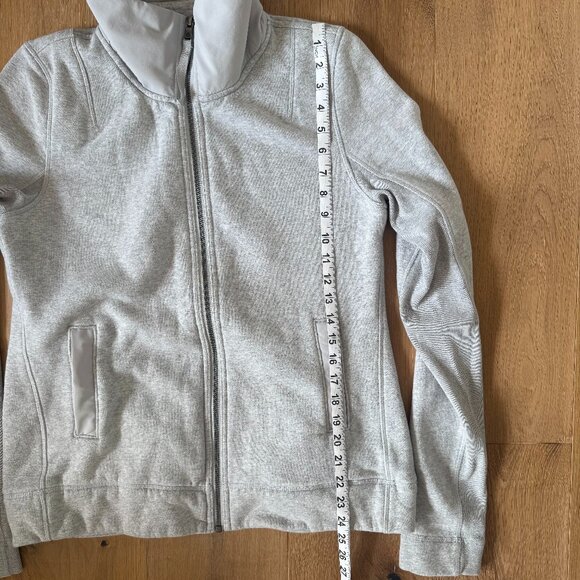 ✨ Lululemon En Route Jacket – Light Grey  Size 8–10 (No Tag) Excellent Condition - Picture 14 of 15